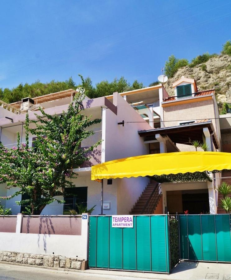 Apartments By The Sea Krilo Jesenice, Omis - 15145 Jesenice  Exterior photo