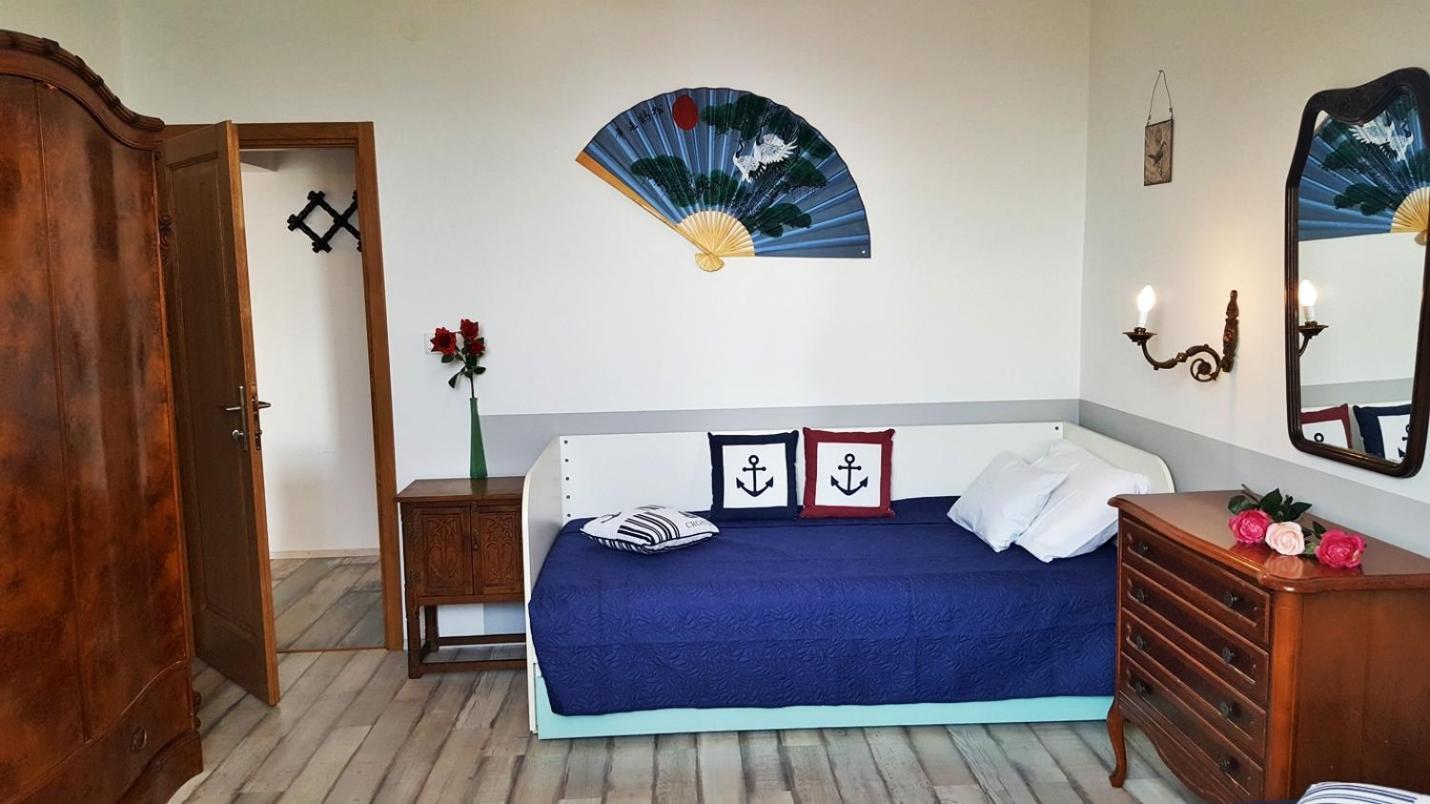 Apartments By The Sea Krilo Jesenice, Omis - 15145 Jesenice  Room photo